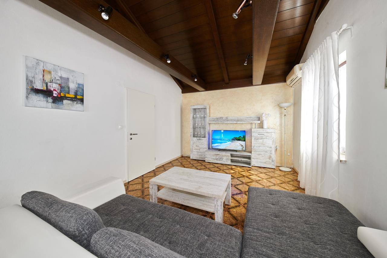 Apartments Gvarda Umag Exterior photo